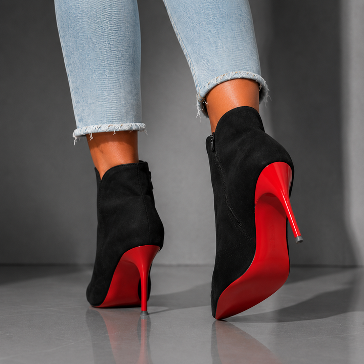 Camila | Women&