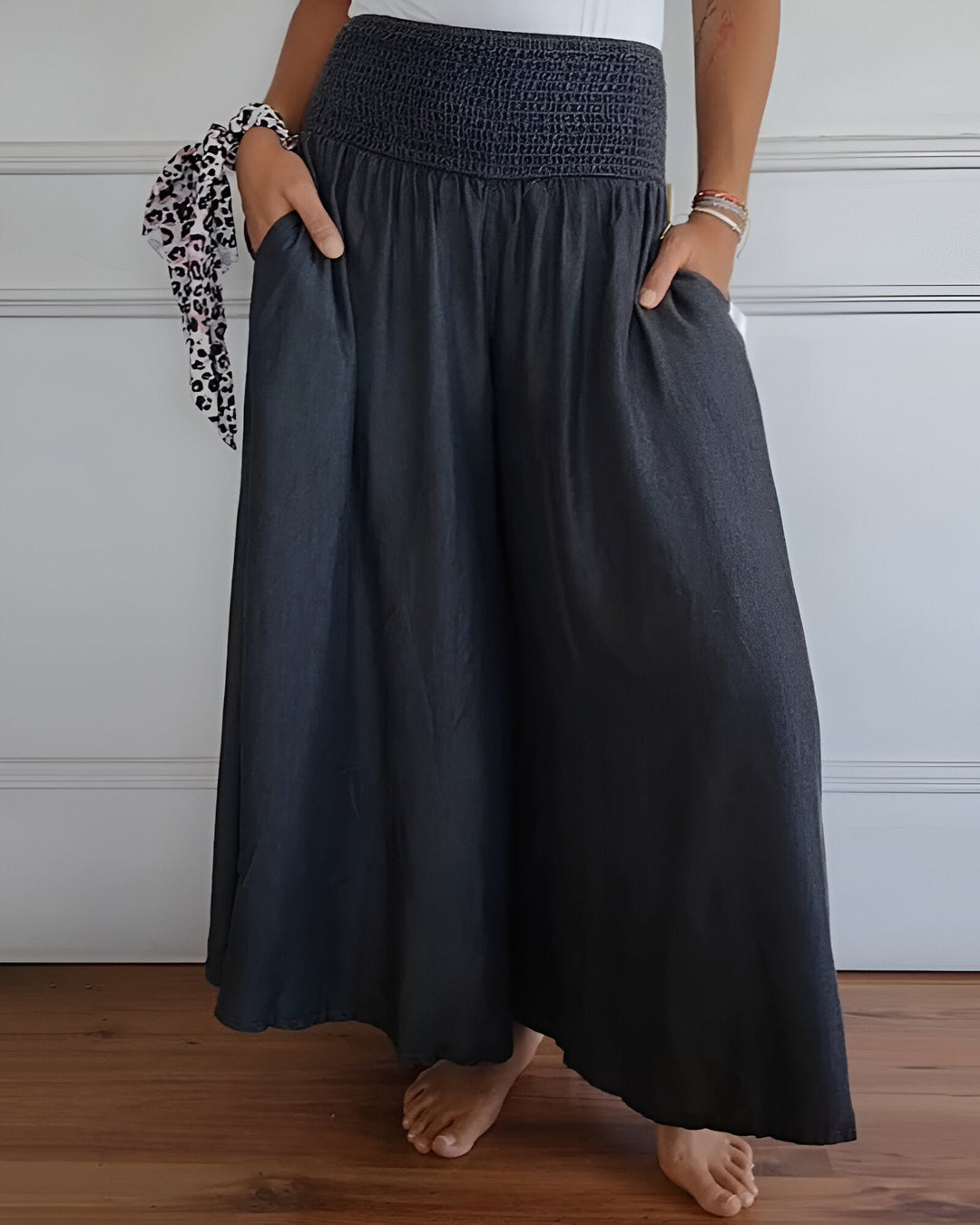 Nova | Trousers with Elasticated Waist and Relaxed Fit