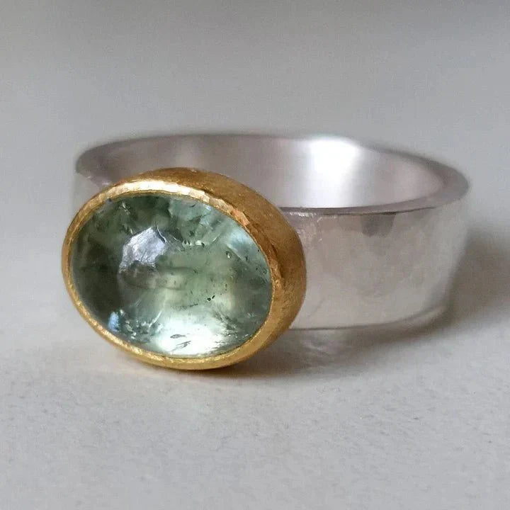 Verdora | Classic Curved Stone Ring