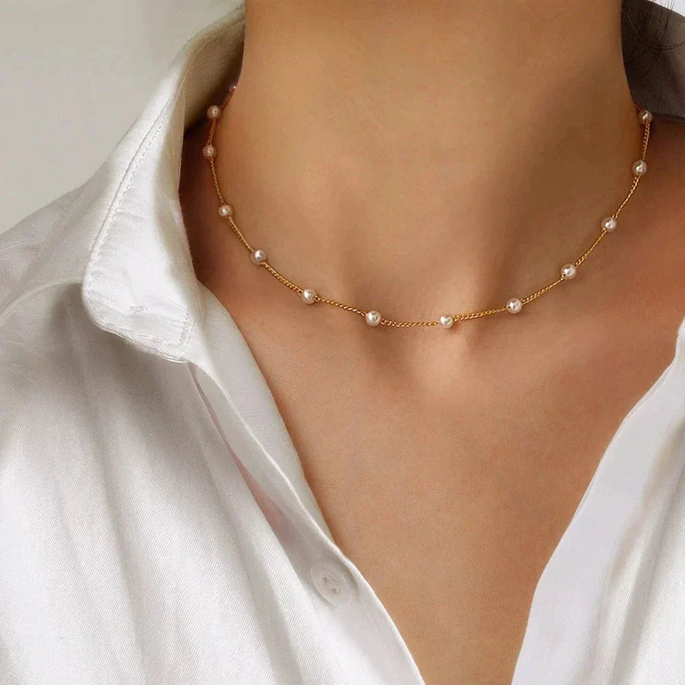 Lustra | Gold Pearl Pendant Necklace