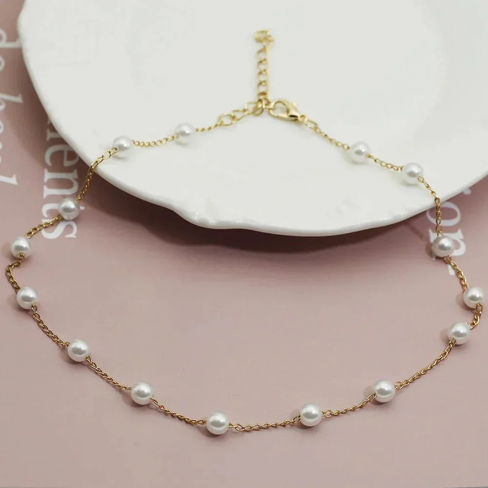 Lustra | Gold Pearl Pendant Necklace