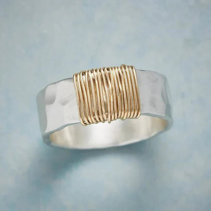 Auriel | Retro Gold Thread Ring